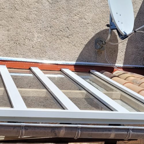 Châssis en aluminium blanc pour un puit de lumière