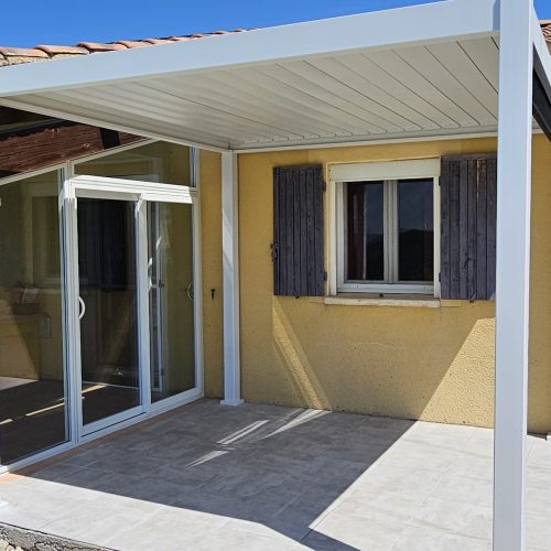 Porte coulissante, trirail, châssis fixes et pergola